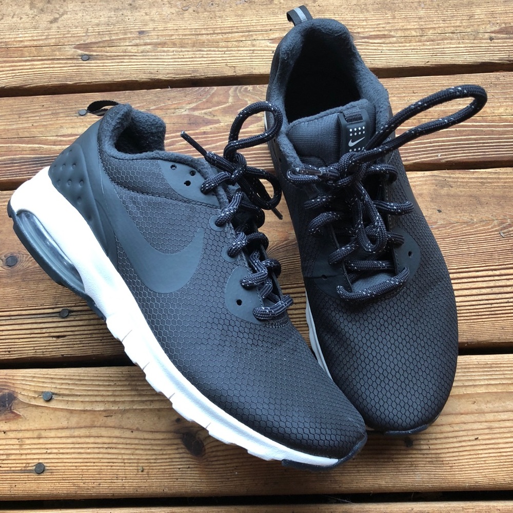 Nike airs